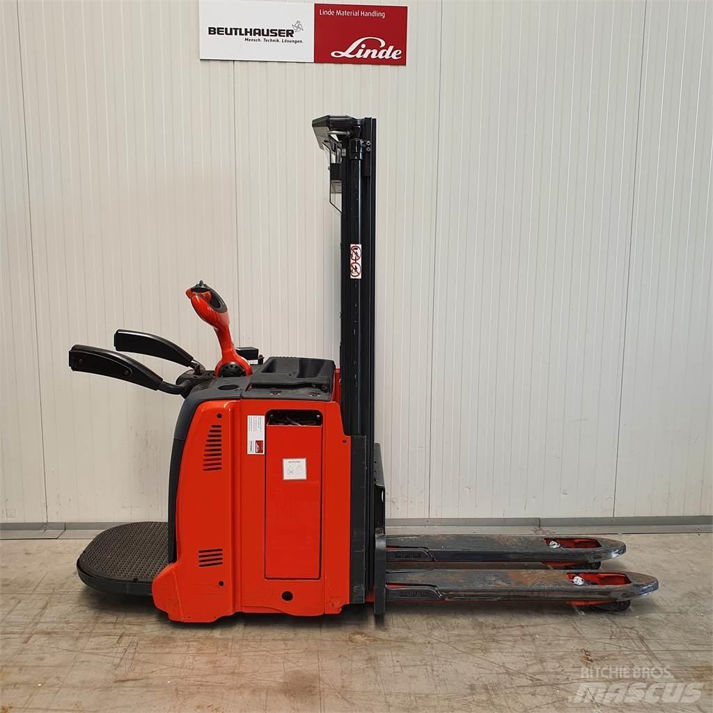 Linde D12AP Deichselstapler