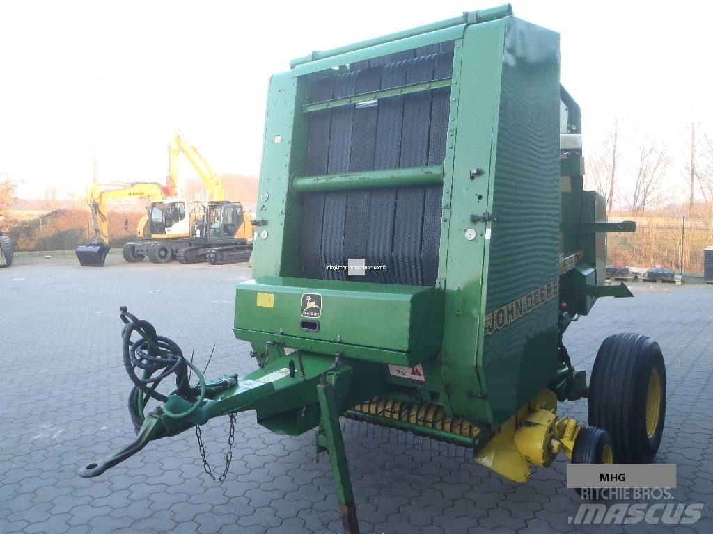 John Deere 590 Rundballenpressen