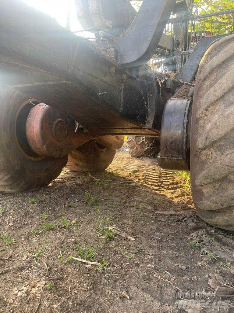 Valmet 890,2 Forwarder