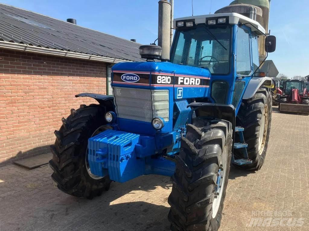 Ford 8210 gen 2 Traktoren