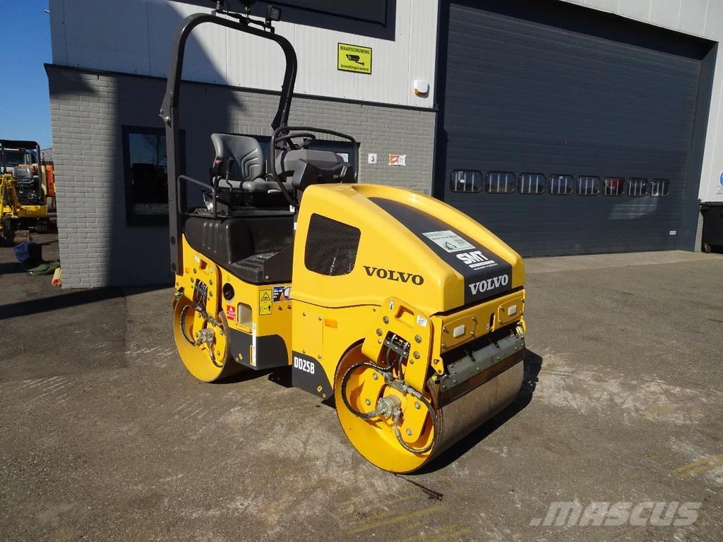 Volvo DD25P Tandemwalzen