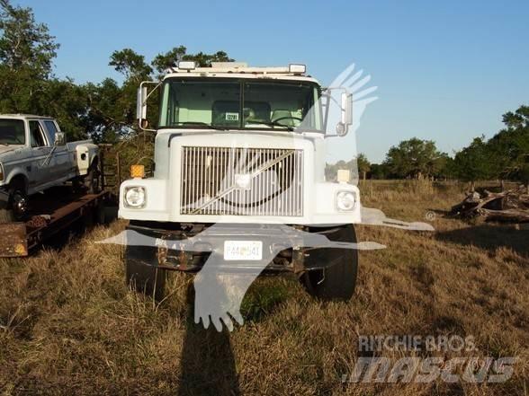 Volvo WG64 Wassertanker