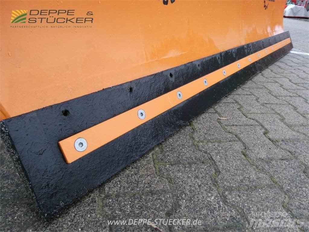 Hauer HSh 2800 Schneeschilde und -pflüge