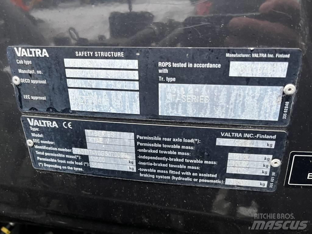 Valtra T 174 Traktoren