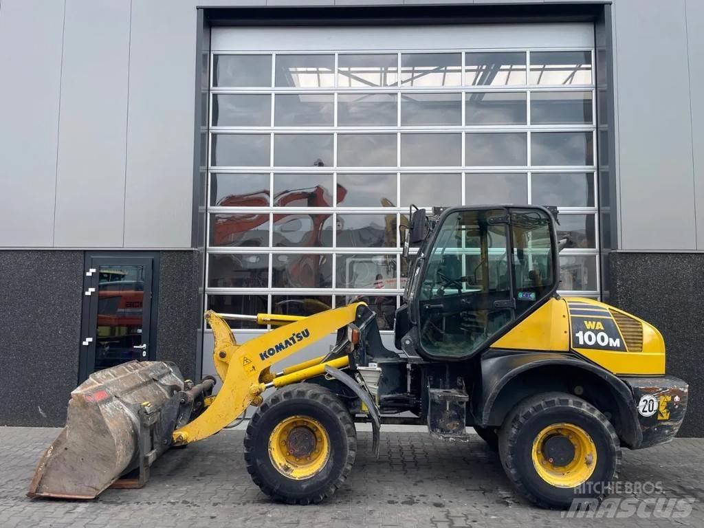 Komatsu WA100 Radlader