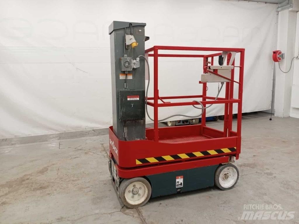SkyJack SJ 16 Personenaufzüge