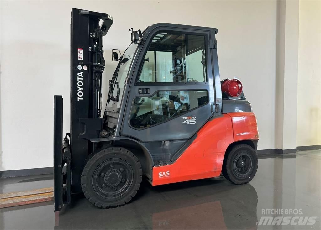 Toyota 8FG40N LPG heftrucks