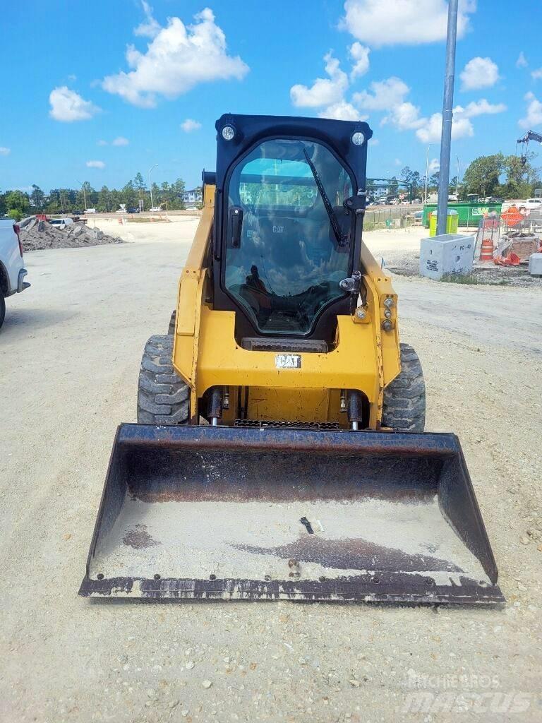 CAT 242 D Kompaktlader
