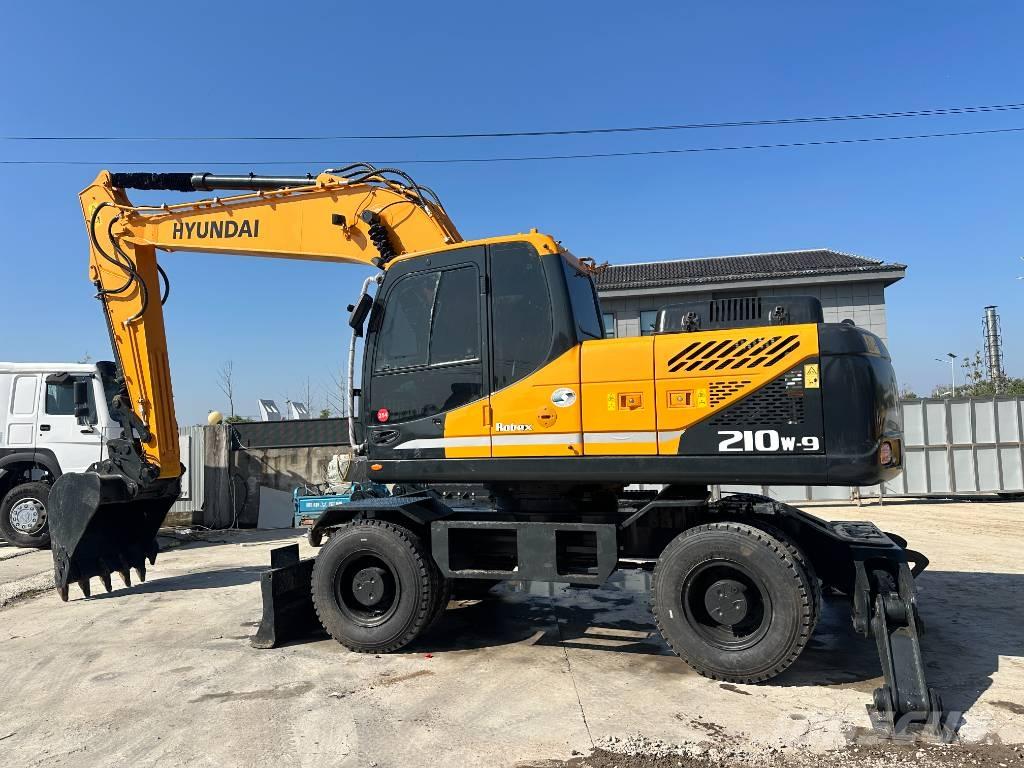 Hyundai R210W-9 Mobilbagger