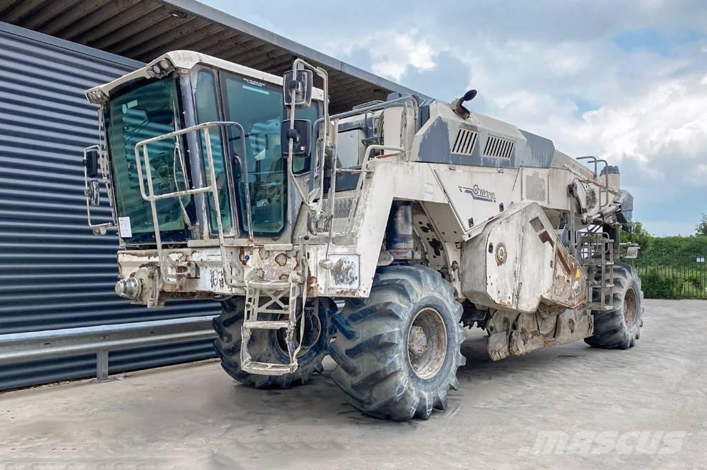 Wirtgen WR 240i Asphalt-Recycler