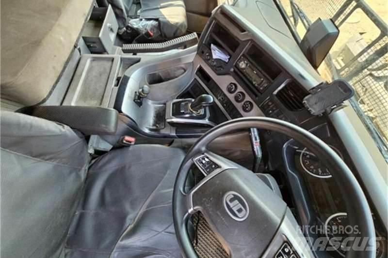 UD TRUCKS QUON Andere Fahrzeuge