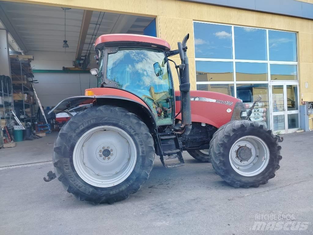 CASE MXU135 Traktoren