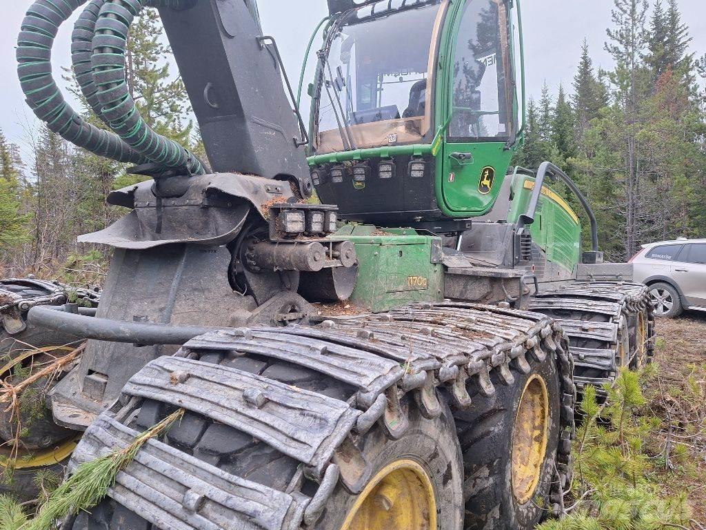 John Deere 1170G Harvester