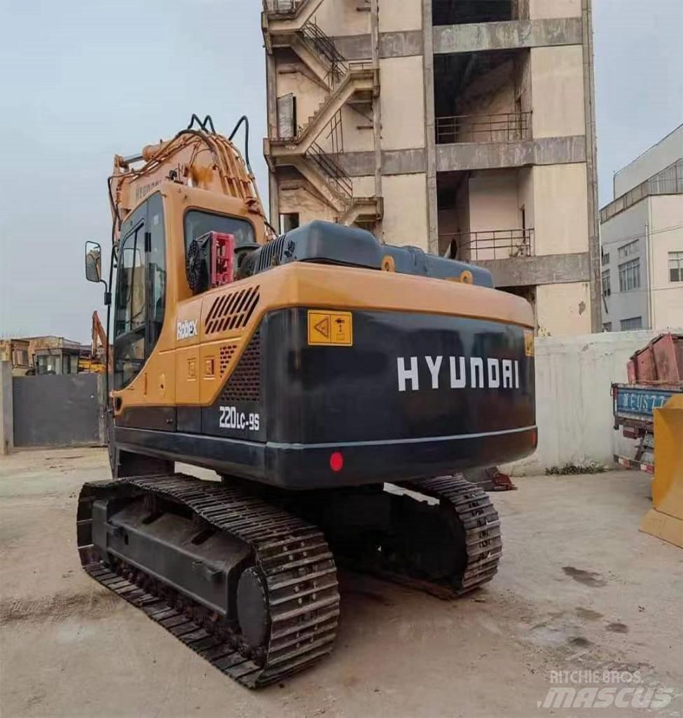 Hyundai R220LC-9S Raupenbagger