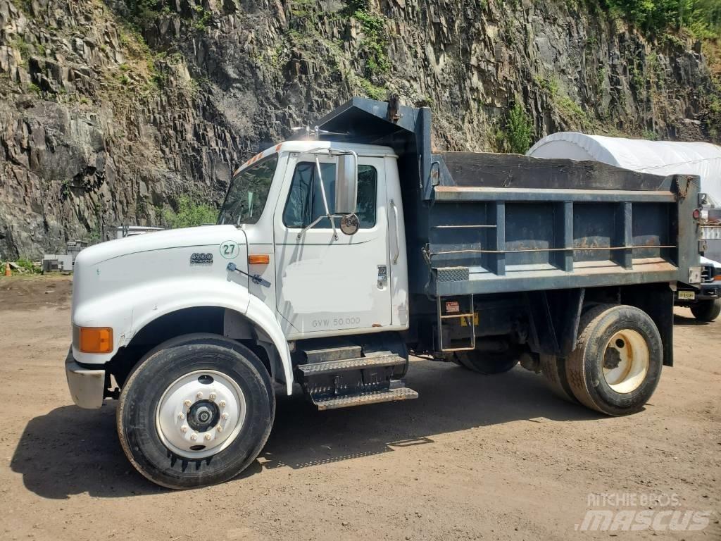 International 4990 Kipper