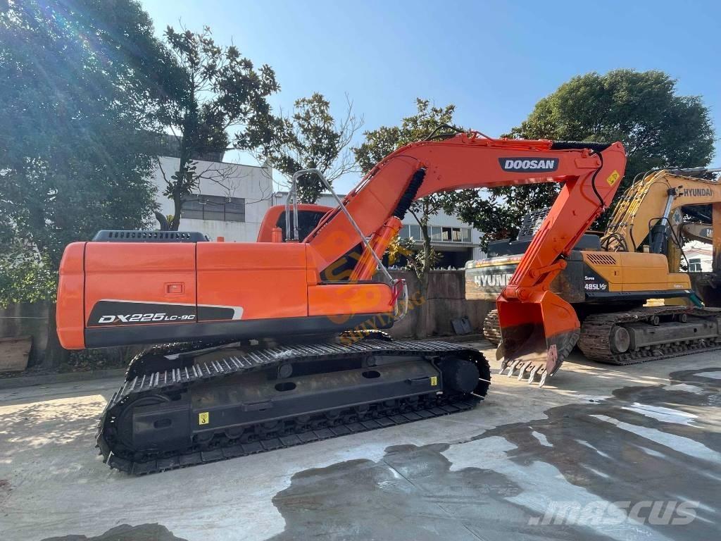 Doosan DX 225 LCA Raupenbagger