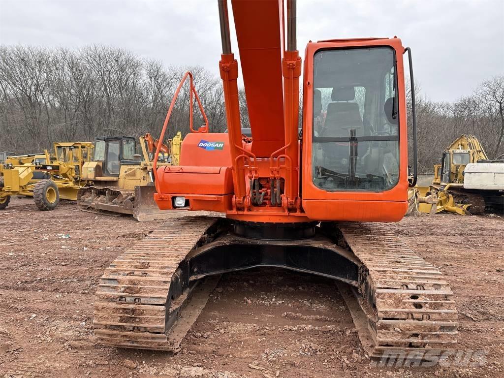 Doosan DH 220 Raupenbagger