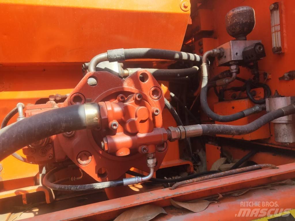 Doosan DH220LC-7 Raupenbagger