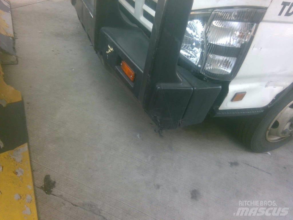 Isuzu NPR Tankwagen