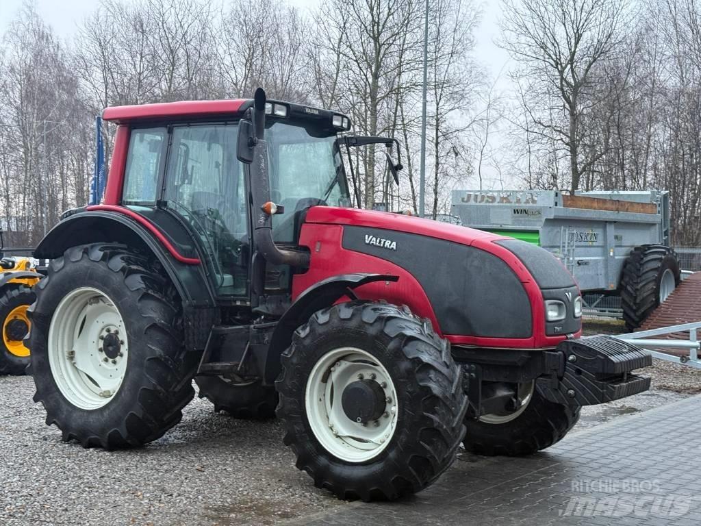 Valtra T 161 Traktoren