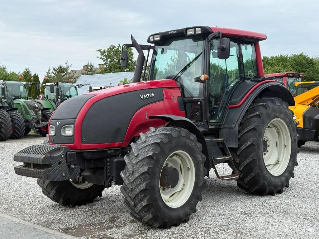 Valtra T 161 Traktoren