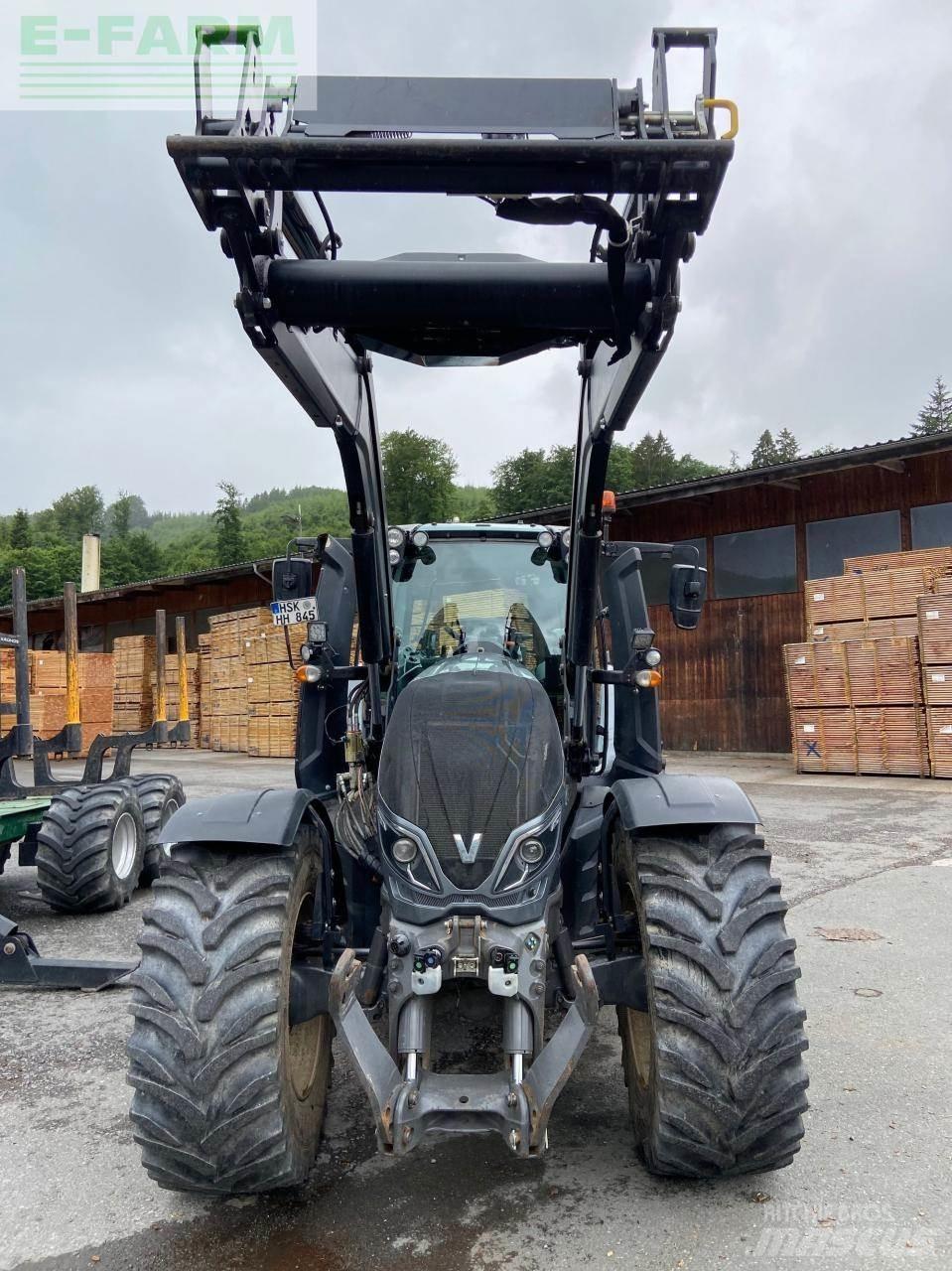 Valtra T254S Traktoren