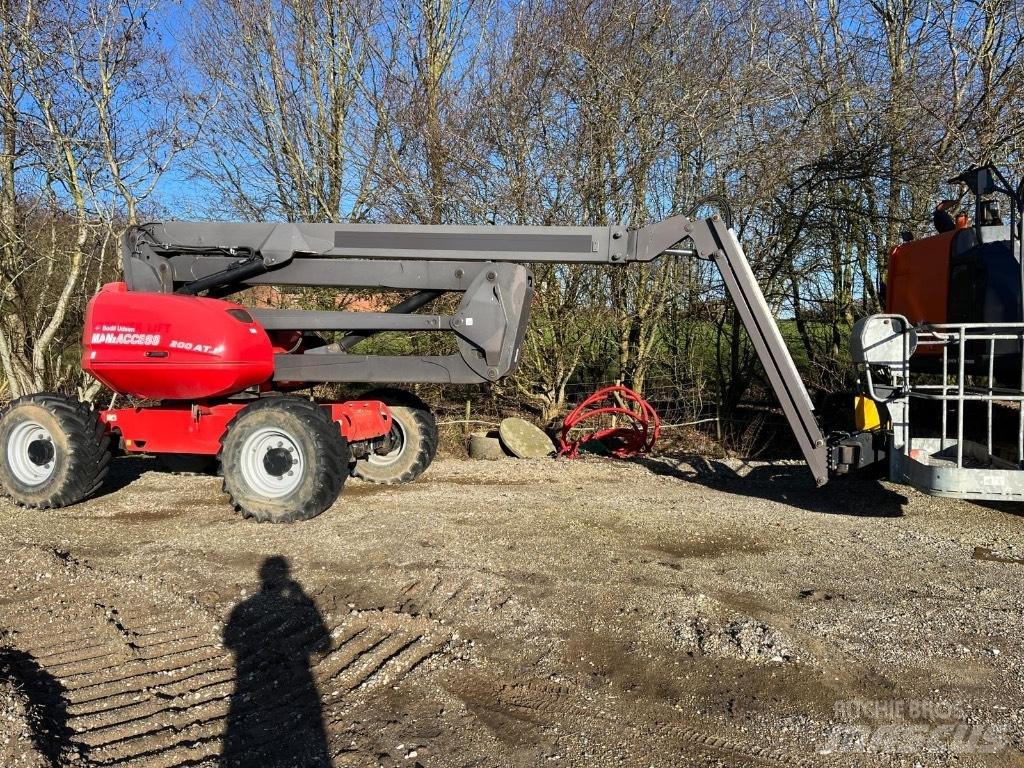 Manitou 200 ATJ Gelenkteleskoparbeitsbühnen