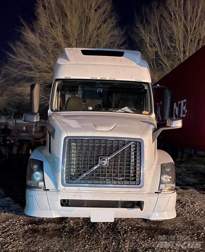 Volvo VNL 42 670 Sattelzugmaschinen