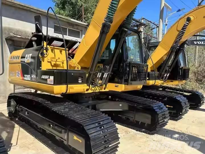 CAT CAT320D2 Midibagger  7t - 12t