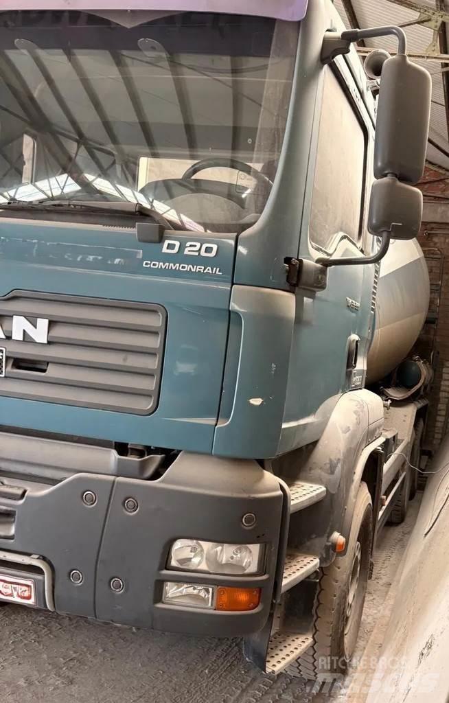 MAN 33 TGA 33.350 Betonmischer