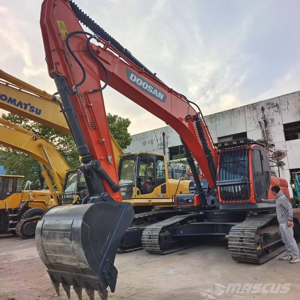 Doosan DX 300 Raupenbagger
