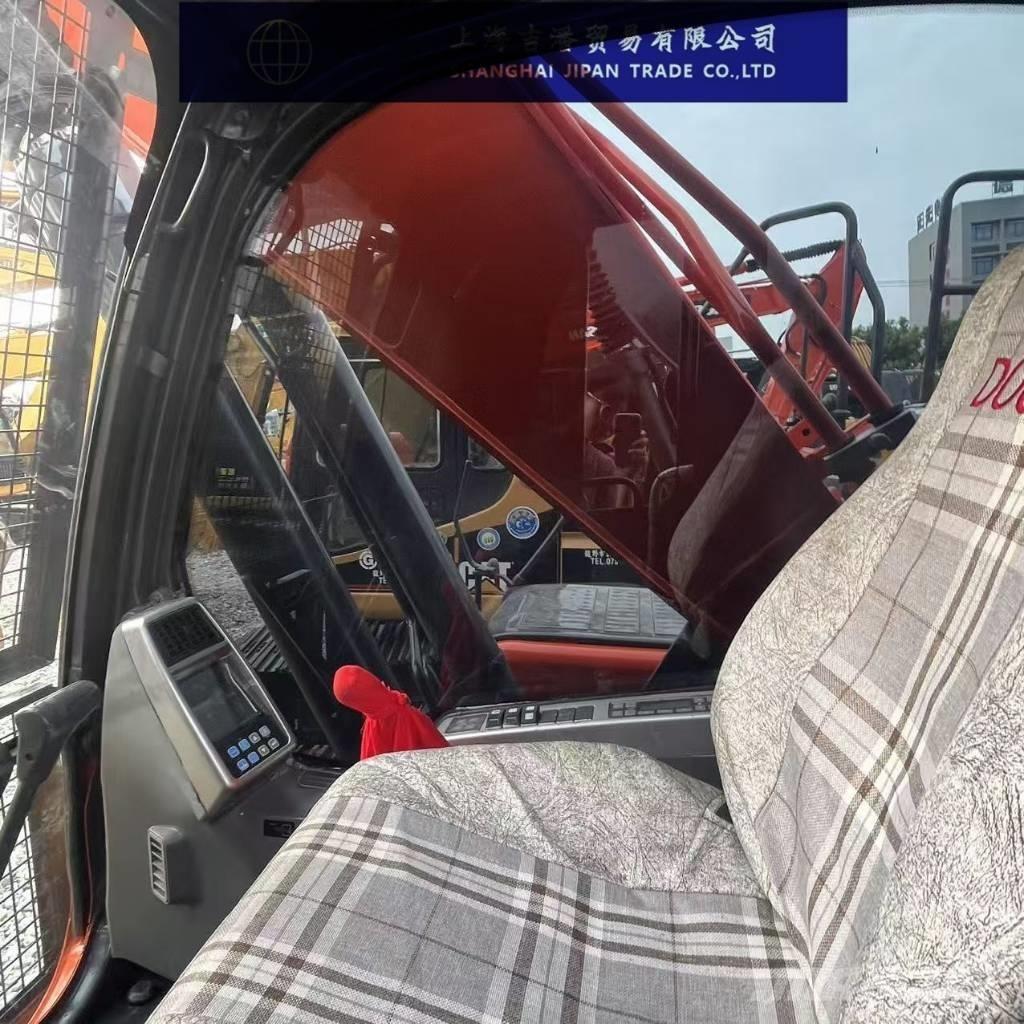 Doosan DX 300 LC Raupenbagger