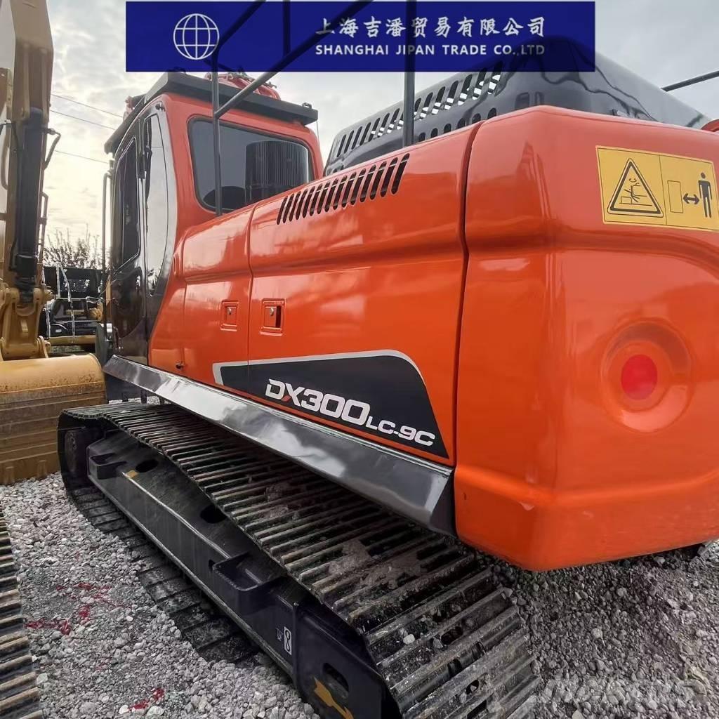 Doosan DX 300 LC Raupenbagger