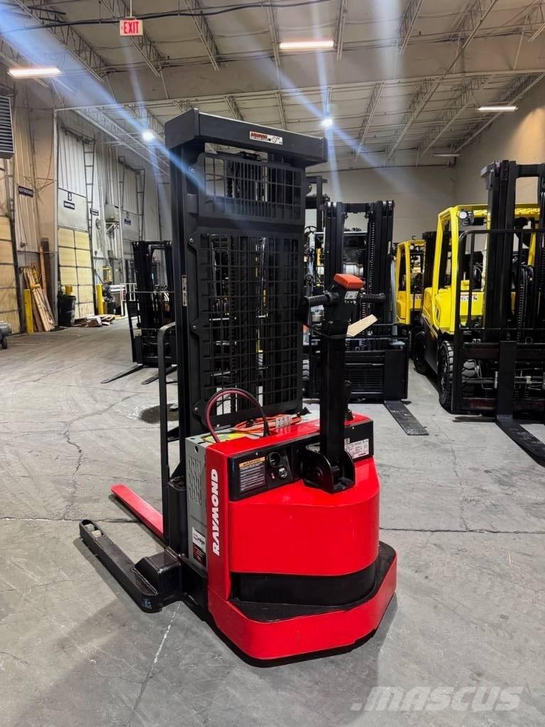 Raymond RSS40 Zelfrijdende stapelaars