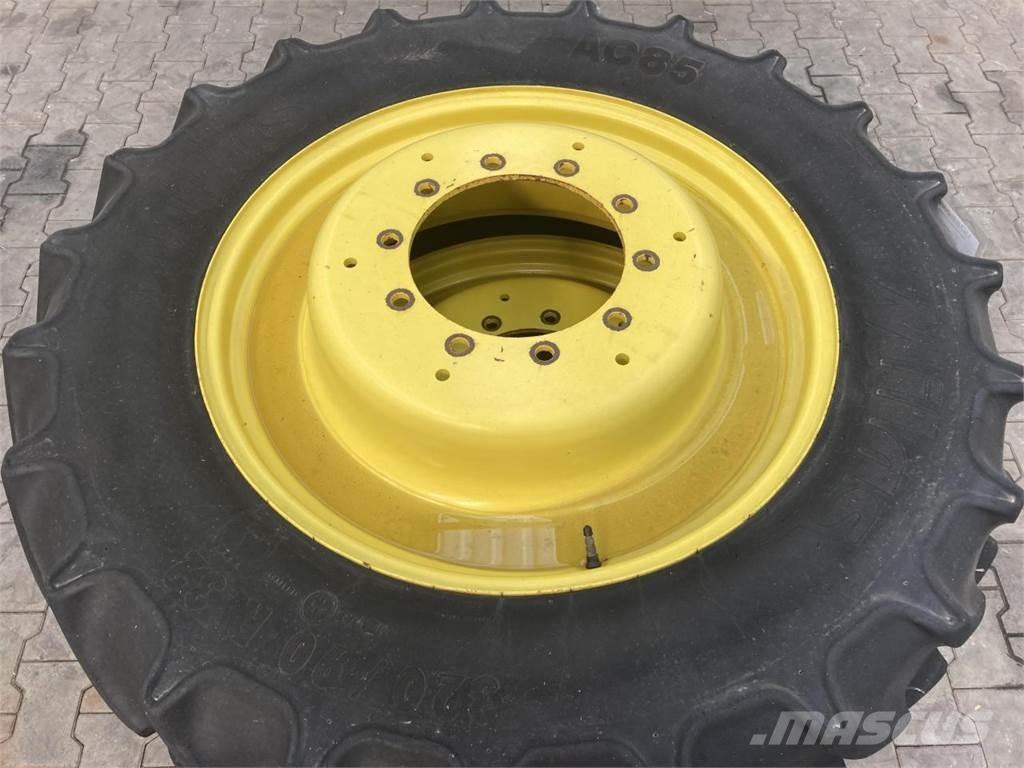 Mitas 320/90R32 Reifen