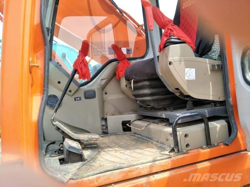 Doosan DX 225 LC Raupenbagger