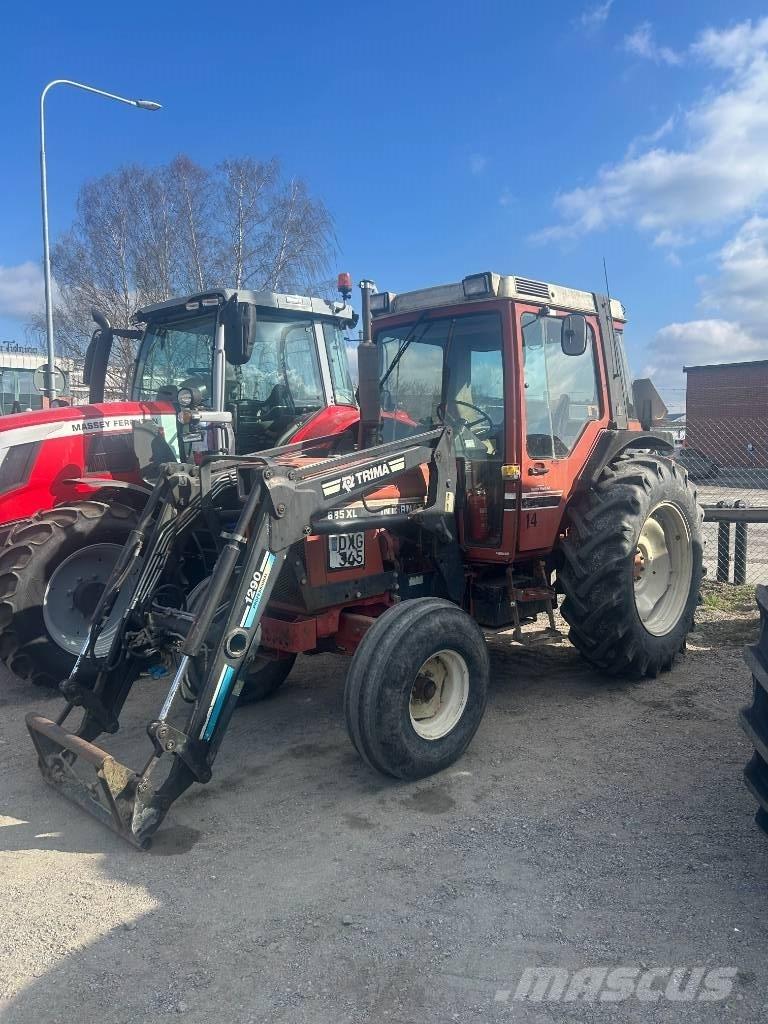 International 685 XL Traktoren