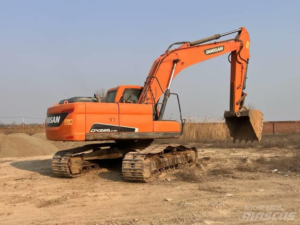 Doosan DX225LC-9C Raupenbagger
