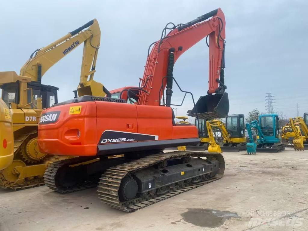 Doosan DX 225 LC Raupenbagger