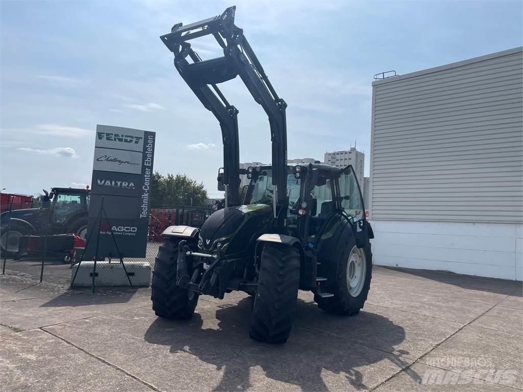 Valtra N155 EA 2B1 Traktoren