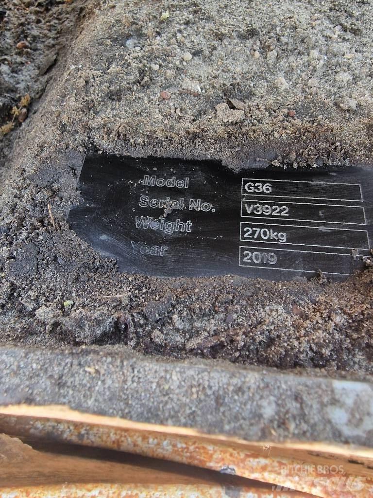 Komatsu G36 Sonstige Forstmaschinen