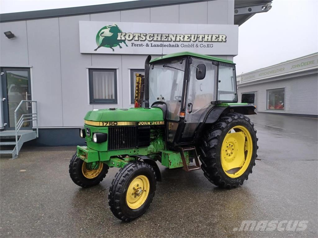 John Deere 1750 Traktoren