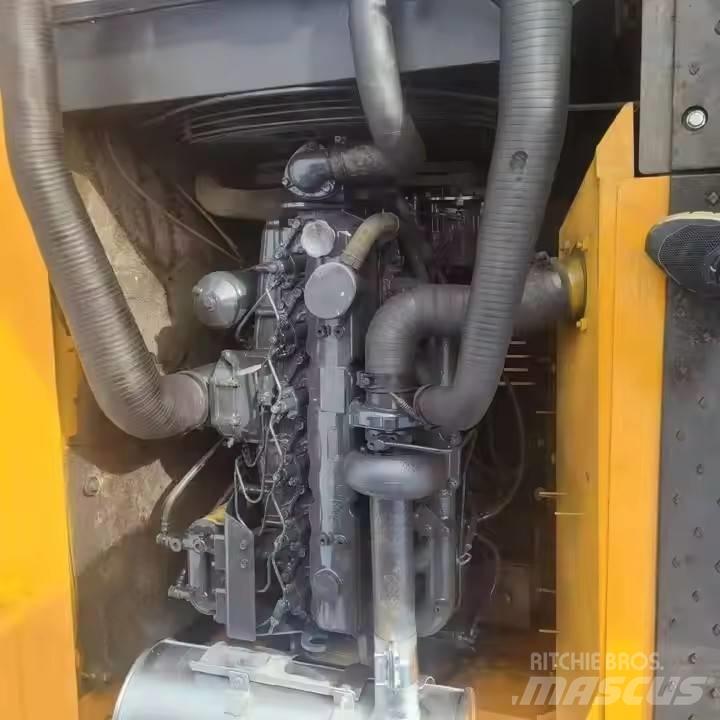 Hyundai 225 Raupenbagger