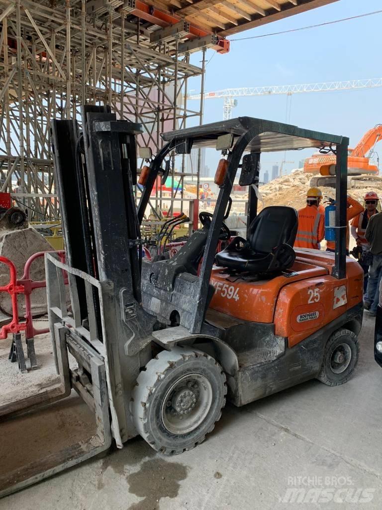 TCM Forklift FD25T4 Diesel heftrucks