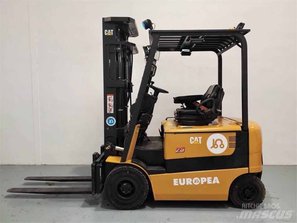 CAT EP25K PAC Elektrische heftrucks