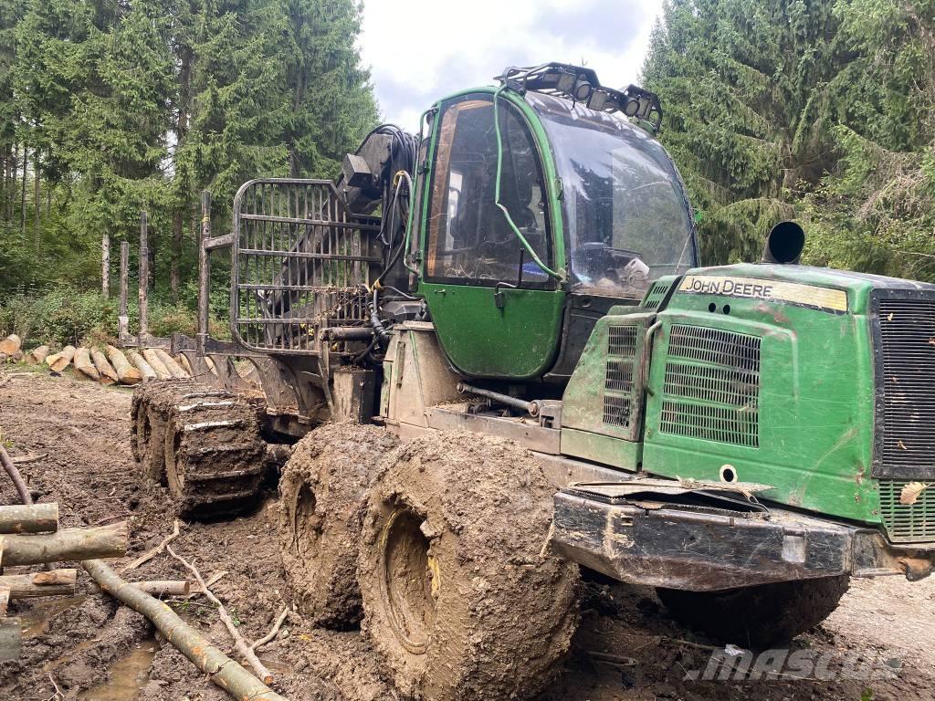 John Deere 1110 E Forwarder