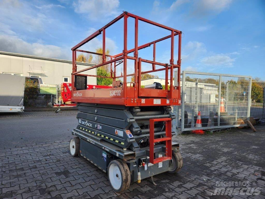 SkyJack SJ 4732 Scheren-Arbeitsbühnen