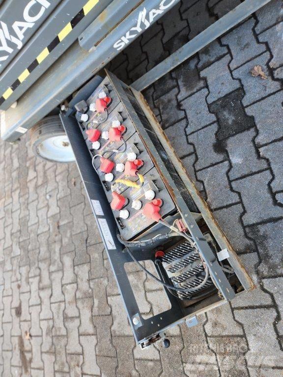 SkyJack SJ 4732 Scheren-Arbeitsbühnen
