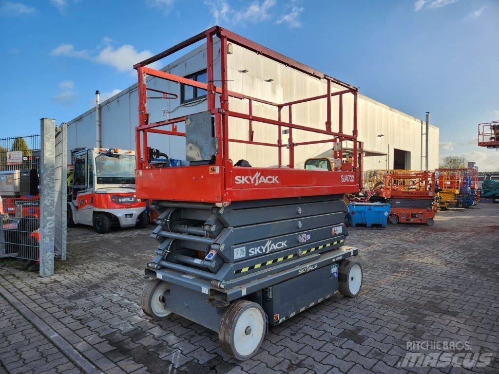SkyJack SJ 4732 Scheren-Arbeitsbühnen