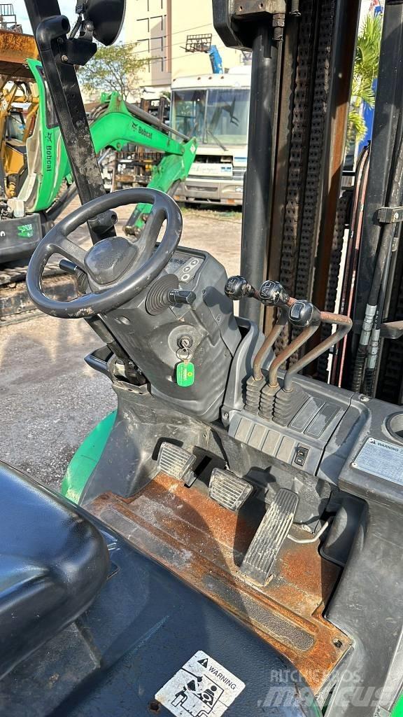 Mitsubishi FG30N Heftrucks overige